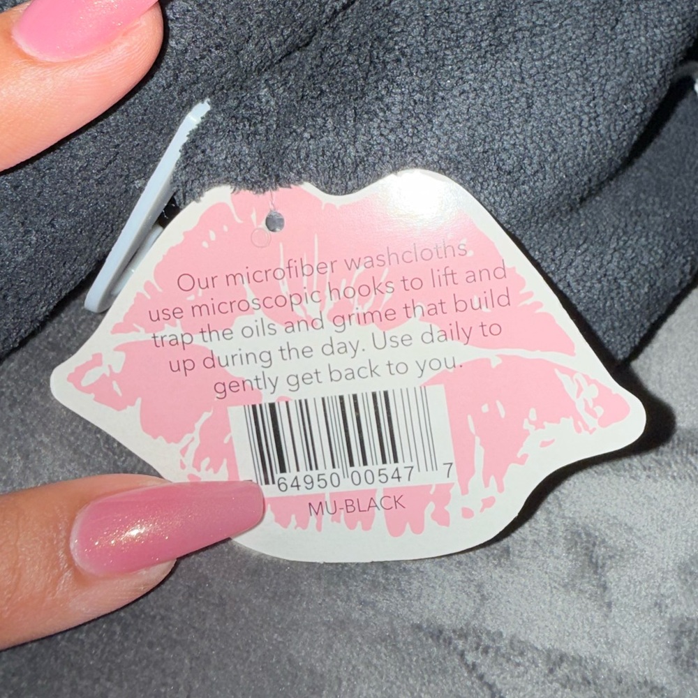NWT | MakeUp Eraser Black Wash Cloth Set - Picture 3 of 3